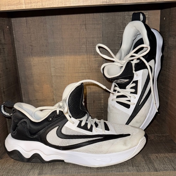 NIKE GIANNIS‎ sneakers-size 9.5